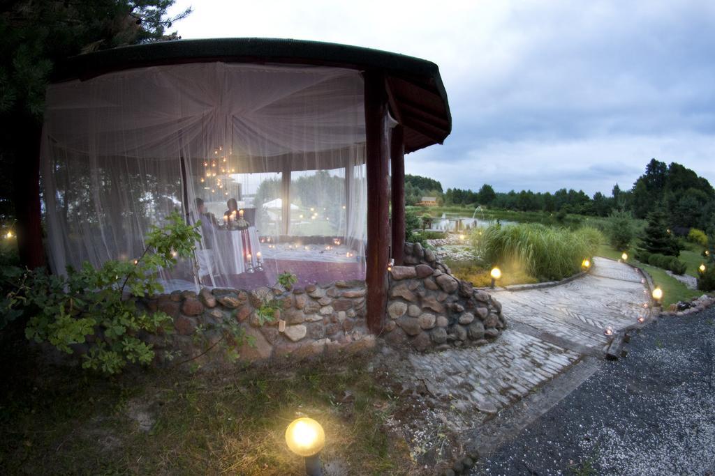 Hotel Dworek Helena Biała Podlaska Exterior foto