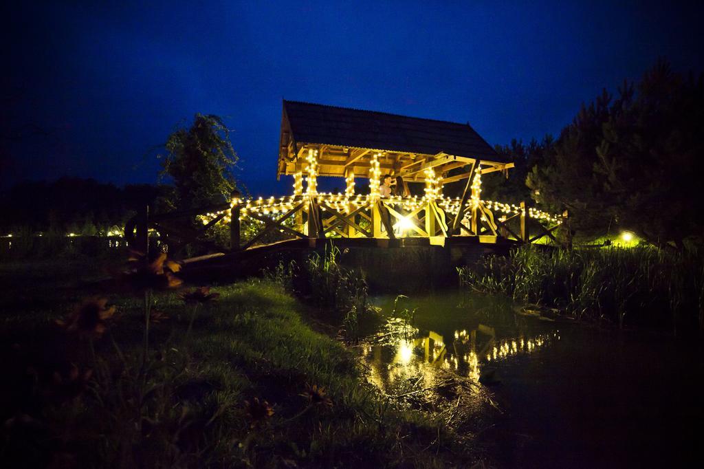 Hotel Dworek Helena Biała Podlaska Exterior foto